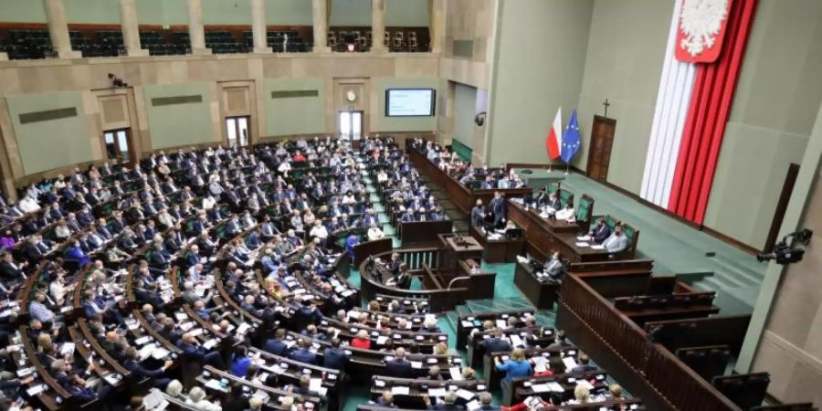 Debatte über das neue Mediengesetz im polnischen Parlament. Foto: Wojciech Olkusnik/PAP/dpa