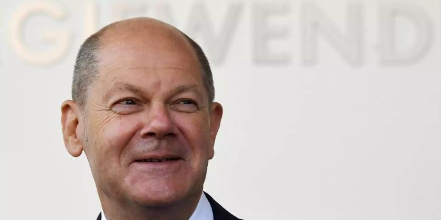 SPD-Kanzlerkandidat Olaf Scholz hat aktuell gut Lachen. Foto: Swen Pförtner/dpa