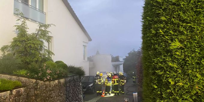 Brand in einer Garage in Bellikon.