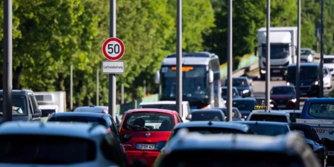 Autoverkehr in Deutschland. auto deutschland