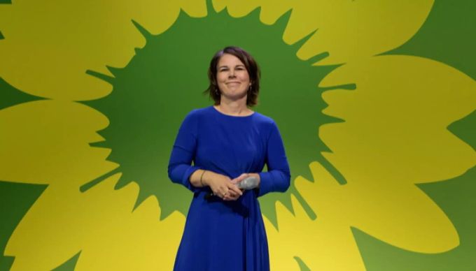 Die Grünen-Kandidatin Annalena Baerbock muss ihre Kanzlerträume beenden. Annalena Baerbock