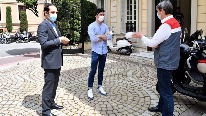 Charles Leclerc fährt statt für Ferrari aktuell für das Rote Kreuz in Monaco. Charles Leclerc Ferrari