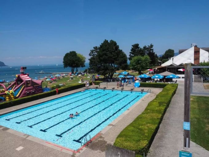 Badespass pur auf dem Camping Rive Bleue am Genfersee Camping Rive Bleue