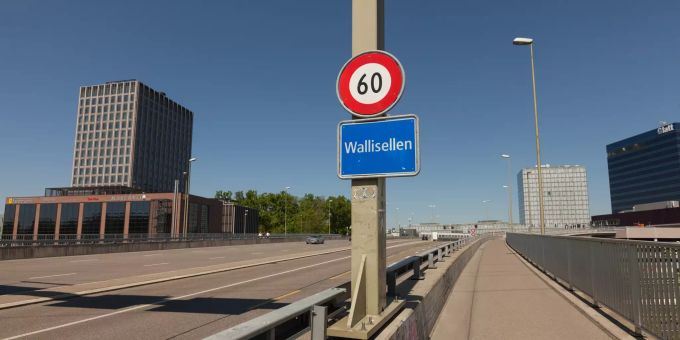 Ortsschild Wallisellen. – Wallisellen Ortsschild Wallisellen. – Wallisellen