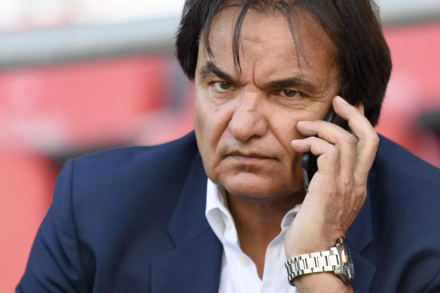 Christian Constantin, Präsident des FC Sion, am Telefon.