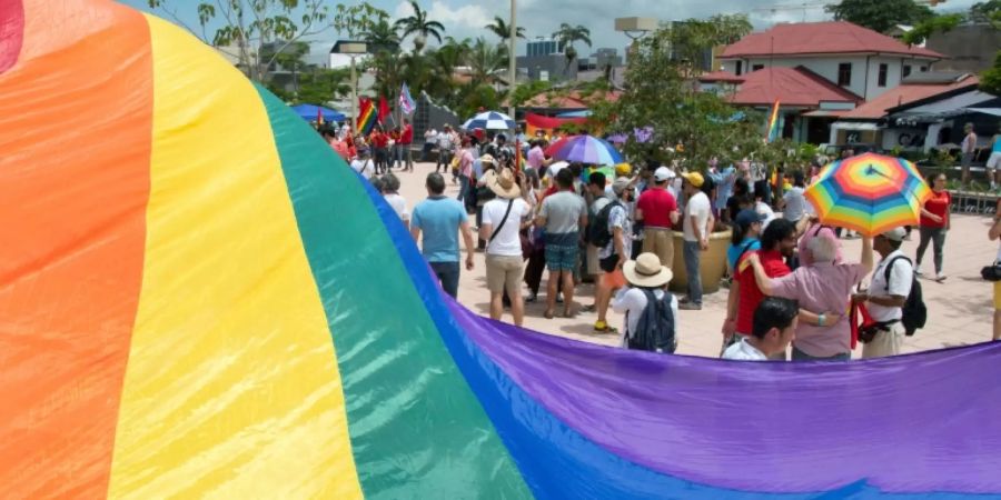 Demo vor dem Obersten Gericht in Costa Rica