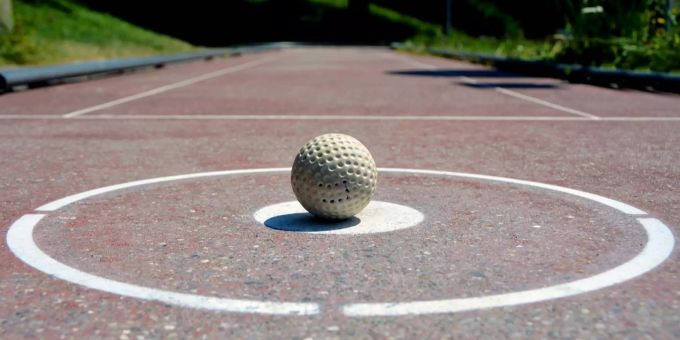 News - Dübendorf: Minigolfanlage bei der Kunsteisbahn wieder in Betrieb