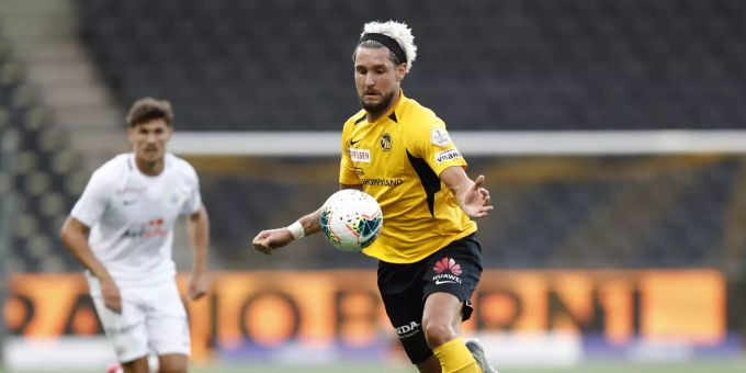 Jordan Lefort von YB bringt im Spiel gegen den FCZ einen Ball unter Kontrolle. YB Jordan Lefort