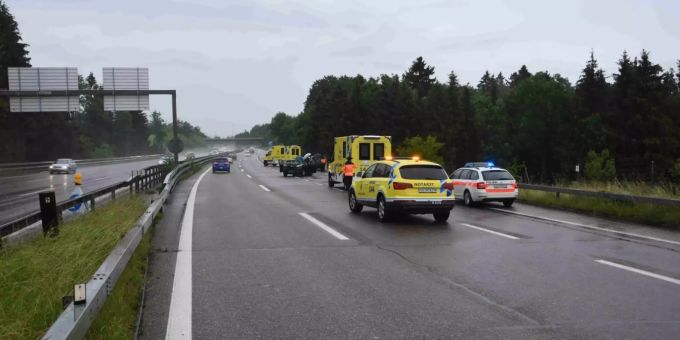 Bei einem Auffahrunfall in Mörschwil SG wurden zwei Personen verletzt. mörschwil