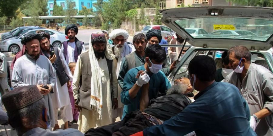 Ein Verletzter auf einem Markt der Provinz Helmand