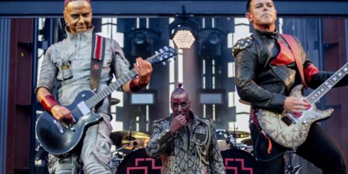 Rammstein bringt das «Kokain White Ash» auf den Parfüm-Markt. Rammstein