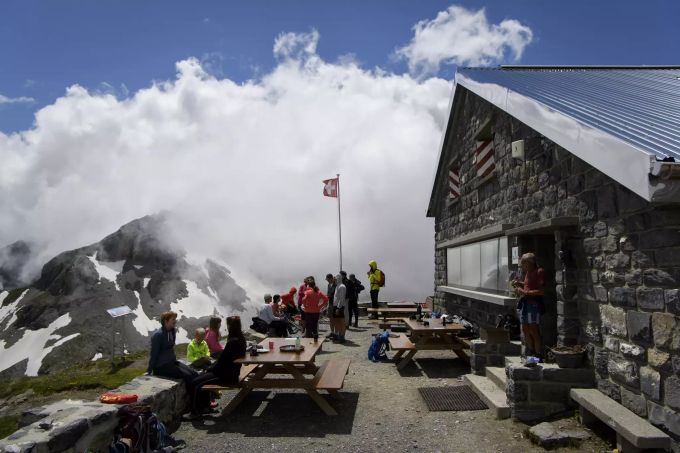 Auch der Schweizer Tourismus würde von der Begrenzungsinitiative Schaden davontragen. Schweizer Alpen