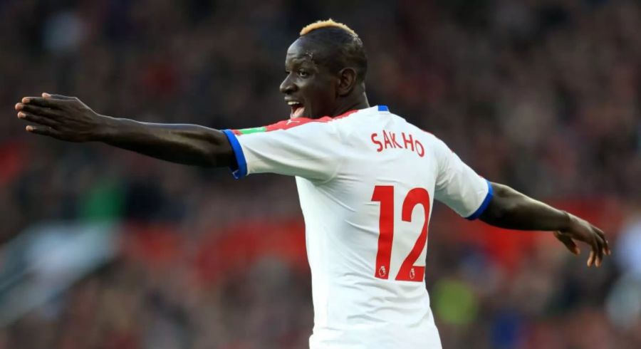 Mamadou Sakho, Verteidiger von Crystal Palace, wurden Dinge im Wert von mehr als einer halben Million gestohlen.