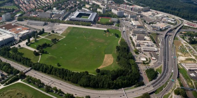 Die Zeichen mehren sich, dass die Corona-Mahnwache am Samstag auf der Grossen Allmend stattfindet. grosse allmend bern