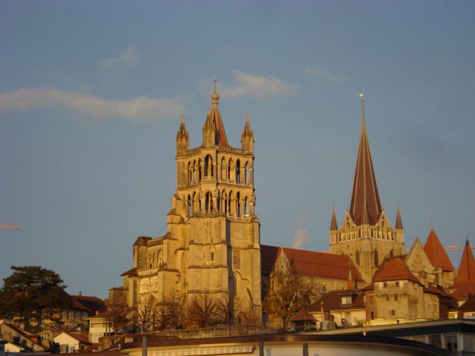 Schmuckstück von Lausanne: die Kathedrale Notre-Dame. Kirche, Schweiz, Architektur, Sightseeing