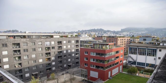 In Luzern findet man kaum bezahlbaren Wohnungsraum. (Symbolbild) Wohngebäude in Luzern