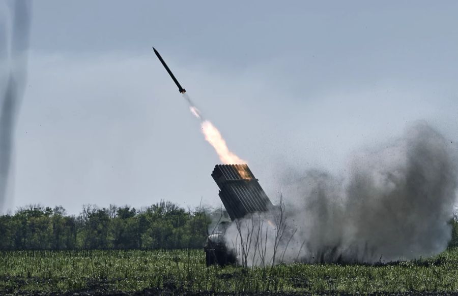 Der russische Geheimdienst GRU habe den Spionen den Auftrag gegeben, Züge mit Waffenlieferungen für die Ukraine entgleisen zu lassen. (Symbolbild)