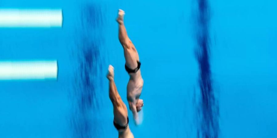 Die Wasserspringer Patrick Hausding und Lars Rüdiger haben bei der EM in Kiew den zweiten Platz erreicht. Foto: Bernd Thissen/Archivbild