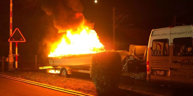 Die Brandursache ist noch unklar. Brandursache Boot