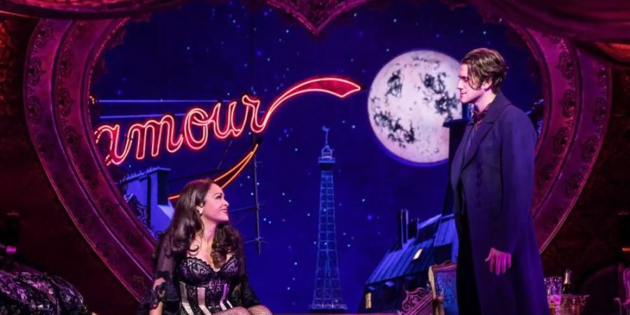 Zwischen Karen Olivo und Aaron Tveit stimmt die Chemie noch nicht ganz. Foto: Matthew Murphy/Al Hirschfeld Theatre