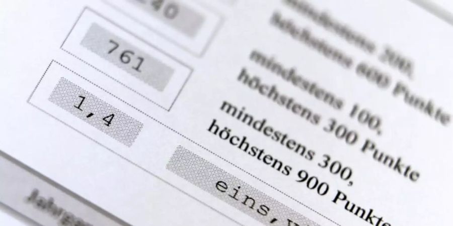 Ein Anbitureugnis mit der Durchschnittsnote 1,4. Foto: Karl-Josef Hildenbrand