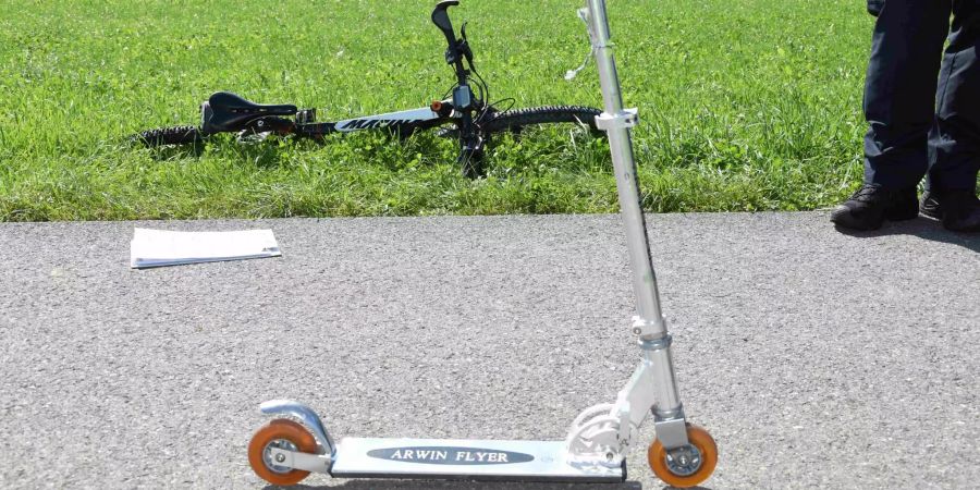 Unfall zwischen E-Bike und Kickboard