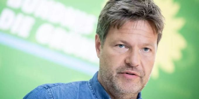 Grünen-Chef Robert Habeck: «Müssen die Vergangenheit teurer machen und die Zukunft günstiger.» Foto: Kay Nietfeld