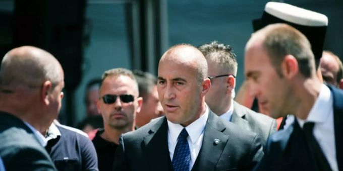 Ex-Regierungschef Ramush Haradinaj (Mitte) und seine Partei AKK erlitten im Kosovo eine Wahlschlappe. Kosovo Ramush Hardinaj