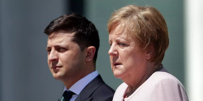 Nach Zitter-Attacke - Warum hat Bundeskanzlerin Merkel keinen Leibarzt?