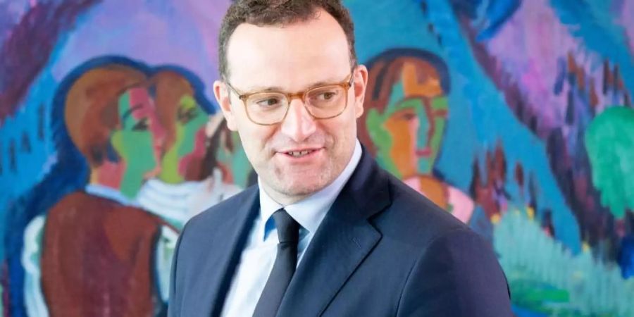 Gesundheitsminsiter Jens Spahn (CDU) will für Pflegekräfte einen Mindestlohn von 14 Euro. Foto: Kay Nietfeld