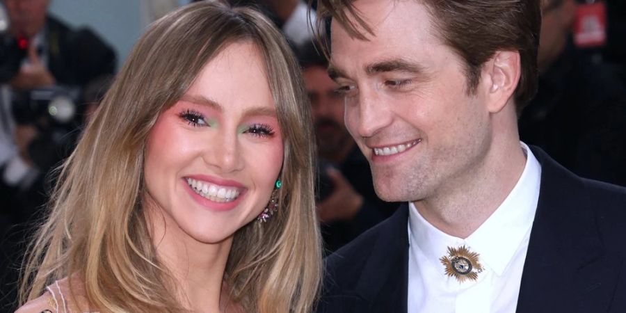 robert pattinson suki waterhouse