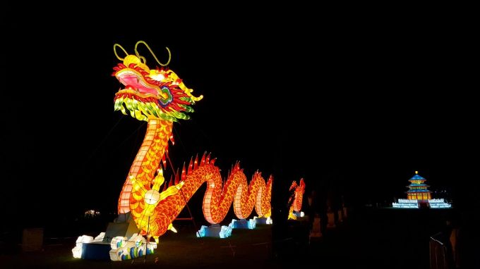 China ist auch berühmt für seine Drachen, die in den verschiedensten Farben und Formen erstrahlen. (Symbolbild) meet china bern propaganda