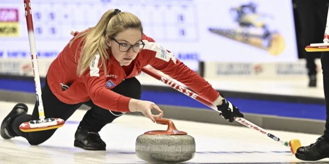 Alina Pätz Curling