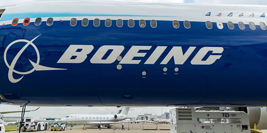 Eine Boeing-Website, über die der US-Flugzeugbauer unter anderem Ersatzteile verkauft, ist am Donnerstag nach einer Online-Attacke offline gegangen. Boeing teilte im Text auf der Seite mit, es habe einen «Cyber-Vorfall» in dem Geschäftsbereich gegeben. (Archivbild)