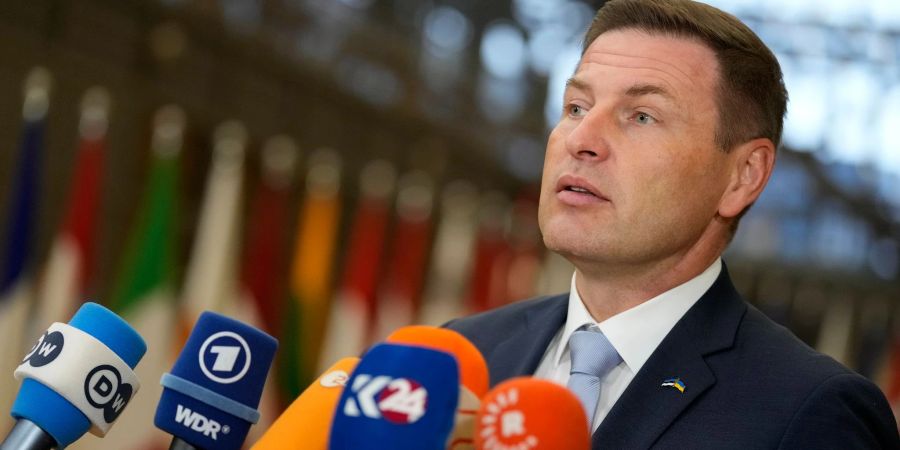 Estlands Verteidigungsminister Hanno Pevkur äussert sich zum EU-Munitionsplan für die Ukraine.