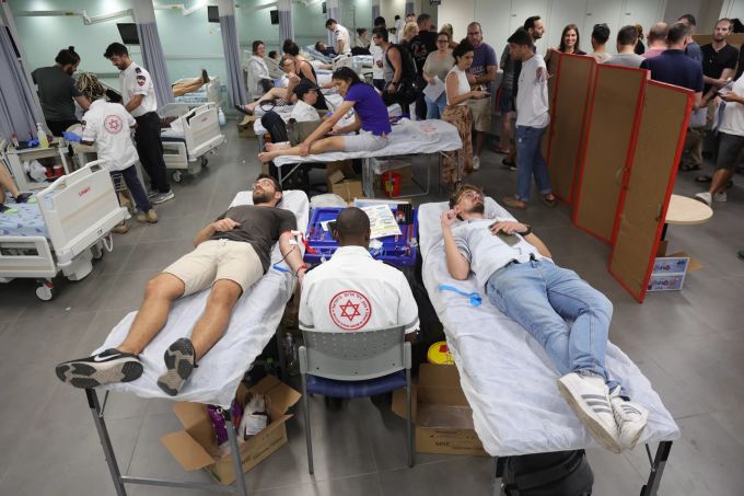 Israelis donate blood for victims of surprise attack by Hamas