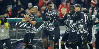 VfB bleibt oben dran - Stuttgart gewinnt dank Doppelspitze gegen Werder VfB bleibt oben dran - Stuttgart gewinnt dank Doppelspitze gegen Werder