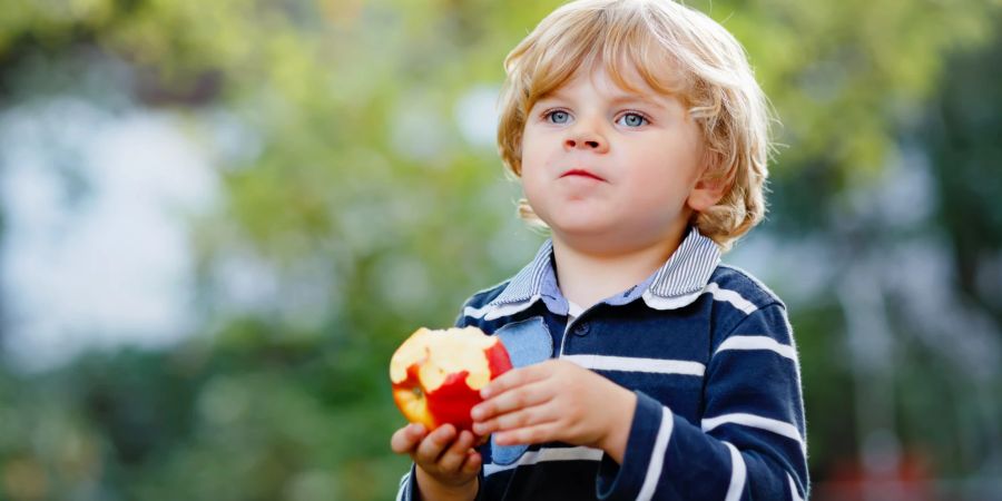 Bei Kindern ist eine ausgewogene Ernährung besonders wichtig.
