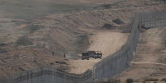 Protest - Israelische Friedensaktivisten marschieren an Gaza-Grenze Protest - Israelische Friedensaktivisten marschieren an Gaza-Grenze