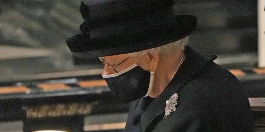 Queen Elizabeth II. während der Trauerfeier für Prinz Philip.