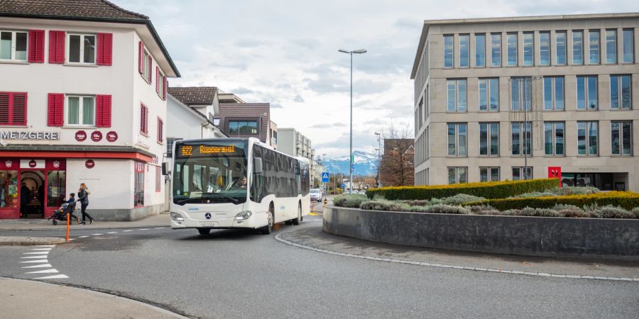 Der Kreisel an der Allmeindstrasse in Rapperswil-Jona.