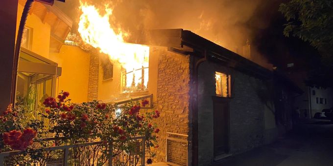 In der Nacht auf Sonntag brannte eine Wohnung bei Uvrier VS. Uvrier VS