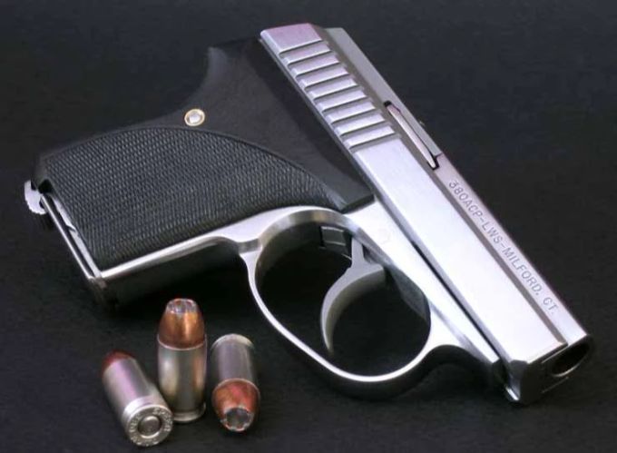Eine solche LW-Seecamp-Pistole vom Kaliber .32 soll Ecclestone im Gepäck gehabt haben (Symbolbild). LW Seecamp .32