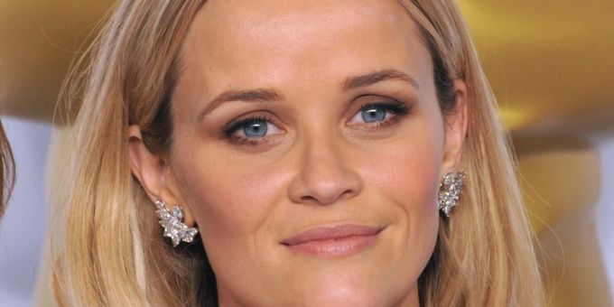 Reese Witherspoon hat eine Doppelgängerin. Reese Witherspoon hat eine Doppelgängerin.