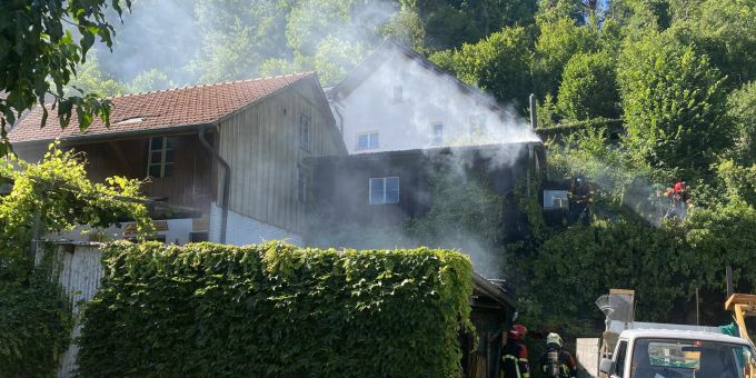 Schinznach Dorf AG - Mann setzt Holzschopf in Brand