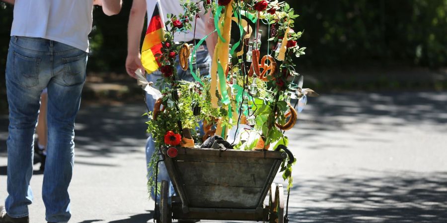 Den geselligen Vatertagsausflügen an Christi Himmelfahrt stehen in diesem Jahr keine Corona-Beschränkungen mehr entgegen.
