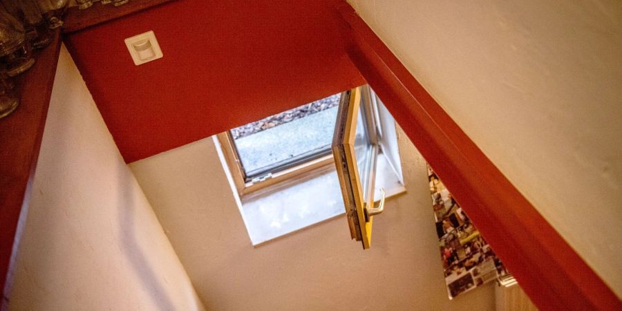 Fenster weit auf: Gerade nach dem Ausbau eines Kellers ist regelmässiges Stosslüften besonders wichtig.