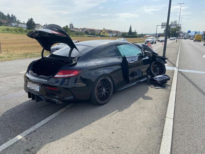 Am Auto entstand Totalschaden. Am Auto entstand Totalschaden.