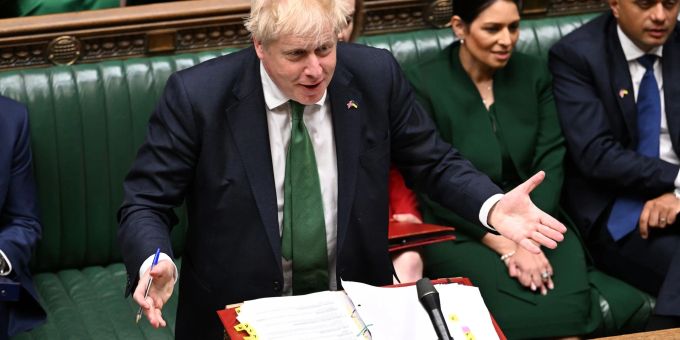 Der britische Premierminister Boris Johnson bei einer Fragestunde im britischen Unterhaus in London. Der britische Premierminister Boris Johnson bei einer Fragestunde im britischen Unterhaus in London.