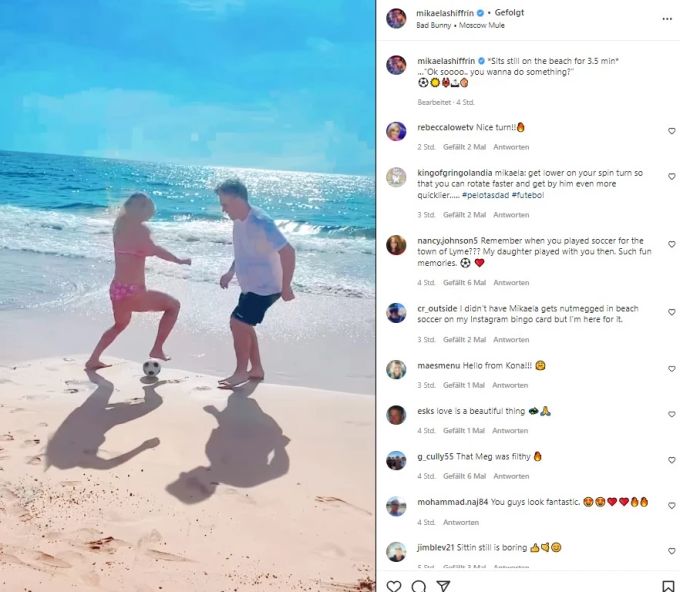 Mikaela Shiffrin und Aleksander Kilde kicken am Strand. Mikaela Shiffrin